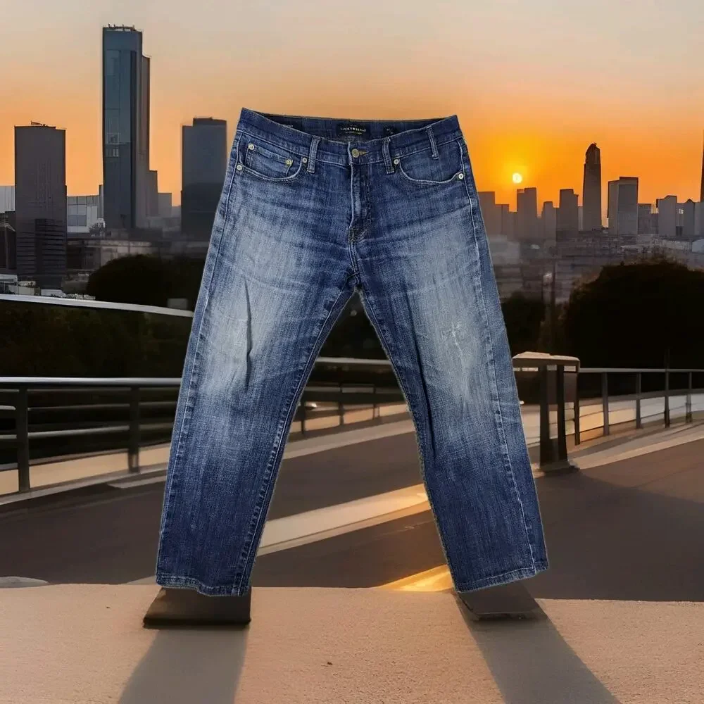 Lucky Brand Jeans 32X30 Blue 221 Strait Denim Distressed Look 5 Pocket Design